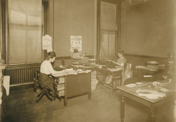 Milwaukee suffrage office, 1912